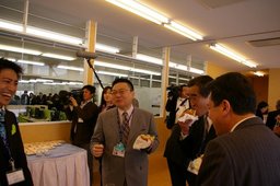 20080329-SH-silkb-eat.jpg